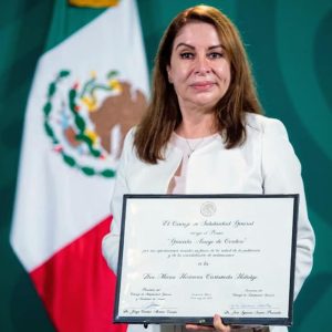 Reconocimiento Graciela Arroyo de Cordero - María Hortensia Castañeda Hidalgo